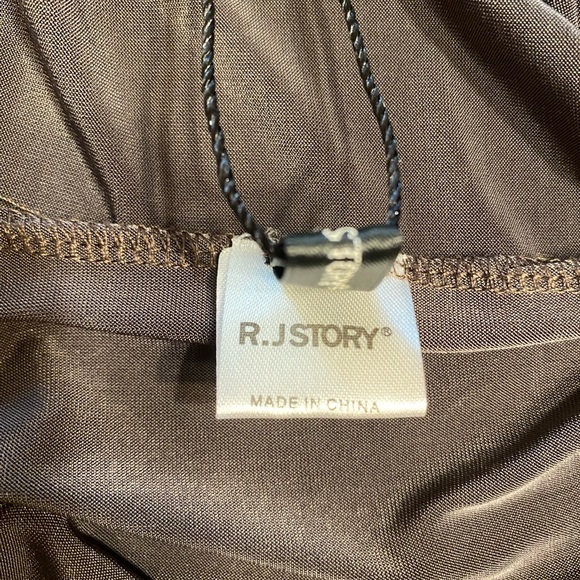 R Jstory little black dress. Size medium/large - Picture 4 of 8